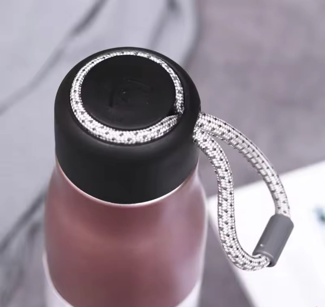 Stainless Steel Insulated Vacuum Water Bottle 550ml (random color)