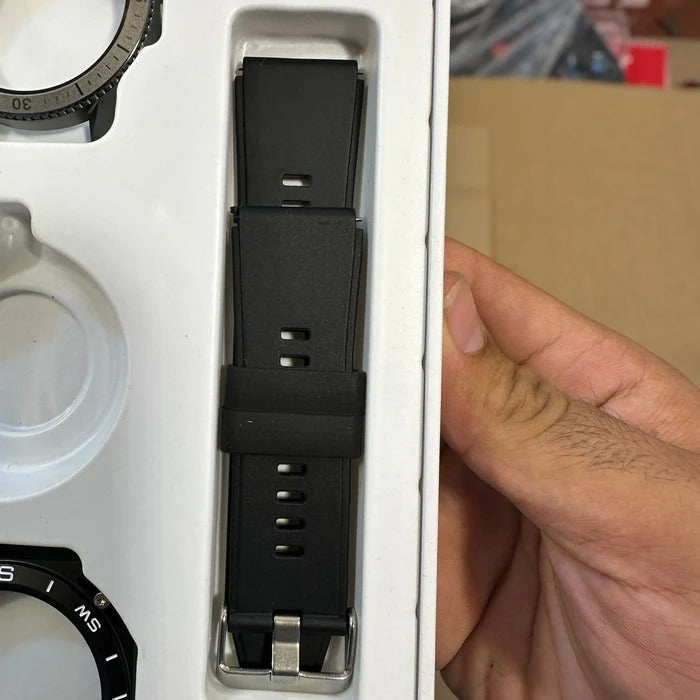 Sk 22 Smartwatch With 2 Watch Body & 2 Stripes Amoled Display